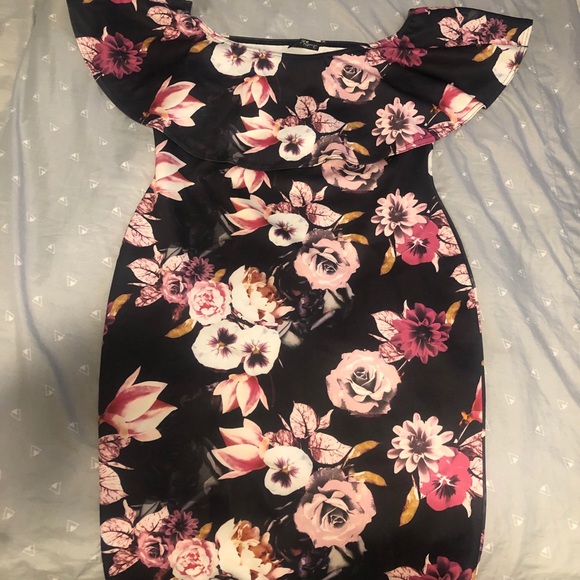 Fun and Flirty Pink Floral Off-Shoulder Dress - Picture 4 of 5